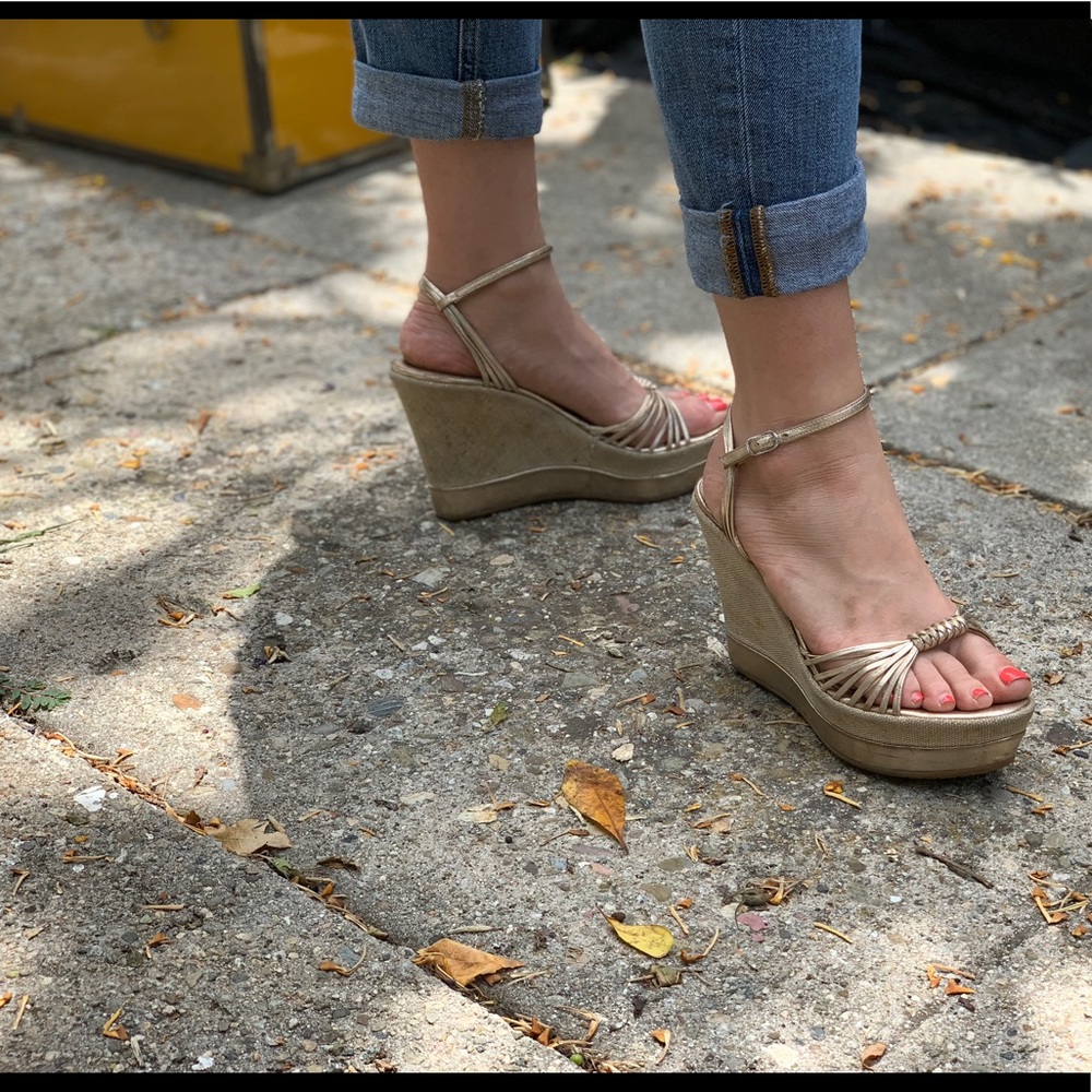 Gold Fornarina Platform Wedge Sandals 💫✨🌟